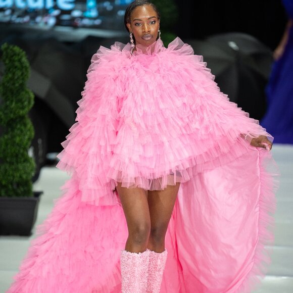 Floating Mini with Train - Picture 3 of 11